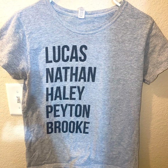 One Tree Hill T-Shirt - Picture 2 of 2